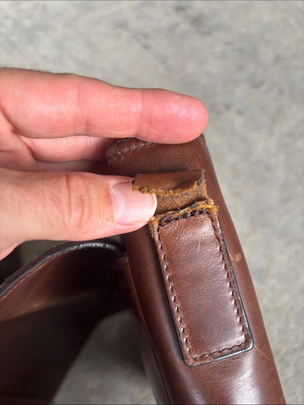 Shinola Brown Leather Messenger with Adjustable Canvas broken Strap - Picture 4 of 11